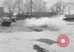 Standbild amphibious Jeeps United States USA, 1943, aus Sekunde 9 historischem Filmmaterial Videoclip 65675029285