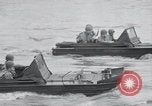 Standbild amphibious Jeeps United States USA, 1943, aus Sekunde 17 historischem Filmmaterial Videoclip 65675029285