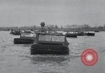 Standbild amphibious Jeeps United States USA, 1943, aus Sekunde 24 historischem Filmmaterial Videoclip 65675029285