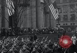 Standbild St Patrick's Day Parade New York City USA, 1943, aus Sekunde 24 historischem Filmmaterial Videoclip 65675029286