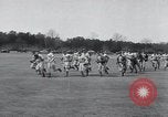 Standbild New York Giants Ausbildung in Zweiten Weltkrieg College Park Maryland USA, 1943, aus Sekunde 14 historischem Filmmaterial Videoclip 65675029287