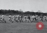 Standbild New York Giants Ausbildung in Zweiten Weltkrieg College Park Maryland USA, 1943, aus Sekunde 15 historischem Filmmaterial Videoclip 65675029287