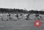 Standbild New York Giants Ausbildung in Zweiten Weltkrieg College Park Maryland USA, 1943, aus Sekunde 16 historischem Filmmaterial Videoclip 65675029287