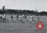 Standbild New York Giants Ausbildung in Zweiten Weltkrieg College Park Maryland USA, 1943, aus Sekunde 18 historischem Filmmaterial Videoclip 65675029287