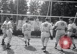 Standbild New York Giants Ausbildung in Zweiten Weltkrieg College Park Maryland USA, 1943, aus Sekunde 35 historischem Filmmaterial Videoclip 65675029287