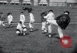 Standbild New York Giants Ausbildung in Zweiten Weltkrieg College Park Maryland USA, 1943, aus Sekunde 52 historischem Filmmaterial Videoclip 65675029287