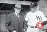 Standbild New York Giants Ausbildung in Zweiten Weltkrieg College Park Maryland USA, 1943, aus Sekunde 58 historischem Filmmaterial Videoclip 65675029287