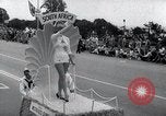 Image Miss Univers concurrents California United States USA, 1952, de la seconde 14 séquences d'archives historiques vidéo 65675029295