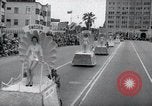 Image Miss Univers concurrents California United States USA, 1952, de la seconde 29 séquences d'archives historiques vidéo 65675029295