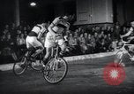 Image Bicycle polo Autriche, 1952, de la seconde 12 séquences d'archives historiques vidéo 65675029296
