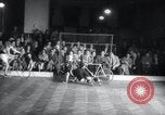 Image Bicycle polo Autriche, 1952, de la seconde 17 séquences d'archives historiques vidéo 65675029296