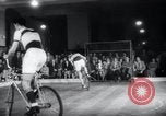 Image Bicycle polo Autriche, 1952, de la seconde 22 séquences d'archives historiques vidéo 65675029296