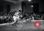 Image Bicycle polo Autriche, 1952, de la seconde 28 séquences d'archives historiques vidéo 65675029296
