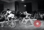 Image Bicycle polo Autriche, 1952, de la seconde 32 séquences d'archives historiques vidéo 65675029296