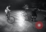 Image Bicycle polo Autriche, 1952, de la seconde 54 séquences d'archives historiques vidéo 65675029296
