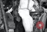 Standbild Ausgrabungen an der Grotte von Kaiser Tiberius Syrien, daraa Bosra, 1958, aus Sekunde 19 historischem Filmmaterial Videoclip 65675029303