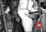 Standbild Ausgrabungen an der Grotte von Kaiser Tiberius Syrien, daraa Bosra, 1958, aus Sekunde 21 historischem Filmmaterial Videoclip 65675029303