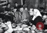 Standbild Ausgrabungen an der Grotte von Kaiser Tiberius Syrien, daraa Bosra, 1958, aus Sekunde 25 historischem Filmmaterial Videoclip 65675029303