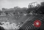 Standbild Ausgrabungen an der Grotte von Kaiser Tiberius Syrien, daraa Bosra, 1958, aus Sekunde 43 historischem Filmmaterial Videoclip 65675029303