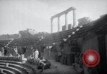 Standbild Ausgrabungen an der Grotte von Kaiser Tiberius Syrien, daraa Bosra, 1958, aus Sekunde 47 historischem Filmmaterial Videoclip 65675029303
