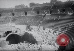 Standbild Ausgrabungen an der Grotte von Kaiser Tiberius Syrien, daraa Bosra, 1958, aus Sekunde 50 historischem Filmmaterial Videoclip 65675029303