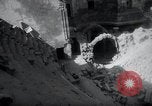 Standbild Ausgrabungen an der Grotte von Kaiser Tiberius Syrien, daraa Bosra, 1958, aus Sekunde 52 historischem Filmmaterial Videoclip 65675029303