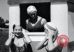 Standbild Badehauben Florida United States USA, 1958, aus Sekunde 24 historischem Filmmaterial Videoclip 65675029305