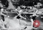 Standbild Badehauben Florida United States USA, 1958, aus Sekunde 53 historischem Filmmaterial Videoclip 65675029305