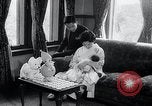 Standbild Prince Hiro Japan, 1960, aus Sekunde 10 historischem Filmmaterial Videoclip 65675029307