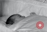 Standbild Prince Hiro Japan, 1960, aus Sekunde 32 historischem Filmmaterial Videoclip 65675029307