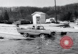 Standbild Amphicar Testen der US Long Island New York USA, 1960, aus Sekunde 13 historischem Filmmaterial Videoclip 65675029308