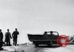 Standbild Amphicar Testen der US Long Island New York USA, 1960, aus Sekunde 54 historischem Filmmaterial Videoclip 65675029308
