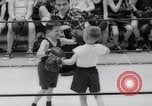 Standbild Kind Boxturnier Annapolis Maryland USA, 1960, aus Sekunde 22 historischem Filmmaterial Videoclip 65675029309