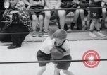 Standbild Kind Boxturnier Annapolis Maryland USA, 1960, aus Sekunde 38 historischem Filmmaterial Videoclip 65675029309
