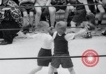 Standbild Kind Boxturnier Annapolis Maryland USA, 1960, aus Sekunde 39 historischem Filmmaterial Videoclip 65675029309