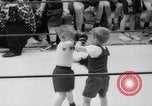 Standbild Kind Boxturnier Annapolis Maryland USA, 1960, aus Sekunde 40 historischem Filmmaterial Videoclip 65675029309