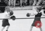 Standbild Kind Boxturnier Annapolis Maryland USA, 1960, aus Sekunde 44 historischem Filmmaterial Videoclip 65675029309