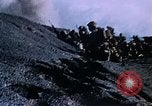 Immagine di Il sollevamento della bandiera americana di Iwo Jima Iwo Jima, 1945, secondo 19 filmato di repertorio 65675029325