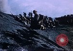 Immagine di Il sollevamento della bandiera americana di Iwo Jima Iwo Jima, 1945, secondo 20 filmato di repertorio 65675029325