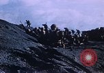 Immagine di Il sollevamento della bandiera americana di Iwo Jima Iwo Jima, 1945, secondo 24 filmato di repertorio 65675029325