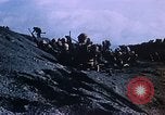 Immagine di Il sollevamento della bandiera americana di Iwo Jima Iwo Jima, 1945, secondo 26 filmato di repertorio 65675029325