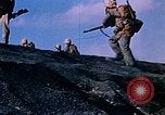 Immagine di Il sollevamento della bandiera americana di Iwo Jima Iwo Jima, 1945, secondo 34 filmato di repertorio 65675029325