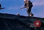 Immagine di Il sollevamento della bandiera americana di Iwo Jima Iwo Jima, 1945, secondo 35 filmato di repertorio 65675029325