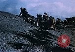 Immagine di Il sollevamento della bandiera americana di Iwo Jima Iwo Jima, 1945, secondo 41 filmato di repertorio 65675029325