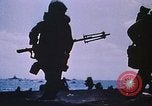 Immagine di Il sollevamento della bandiera americana di Iwo Jima Iwo Jima, 1945, secondo 54 filmato di repertorio 65675029325