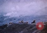 Immagine di Il sollevamento della bandiera americana di Iwo Jima Iwo Jima, 1945, secondo 57 filmato di repertorio 65675029325
