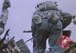 Standbild Artillerie Beschuss Iwo Jima, 1945, aus Sekunde 4 historischem Filmmaterial Videoclip 65675029326