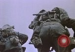 Standbild Artillerie Beschuss Iwo Jima, 1945, aus Sekunde 14 historischem Filmmaterial Videoclip 65675029326