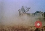 Standbild Artillerie Beschuss Iwo Jima, 1945, aus Sekunde 22 historischem Filmmaterial Videoclip 65675029326
