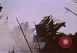 Standbild Artillerie Beschuss Iwo Jima, 1945, aus Sekunde 25 historischem Filmmaterial Videoclip 65675029326
